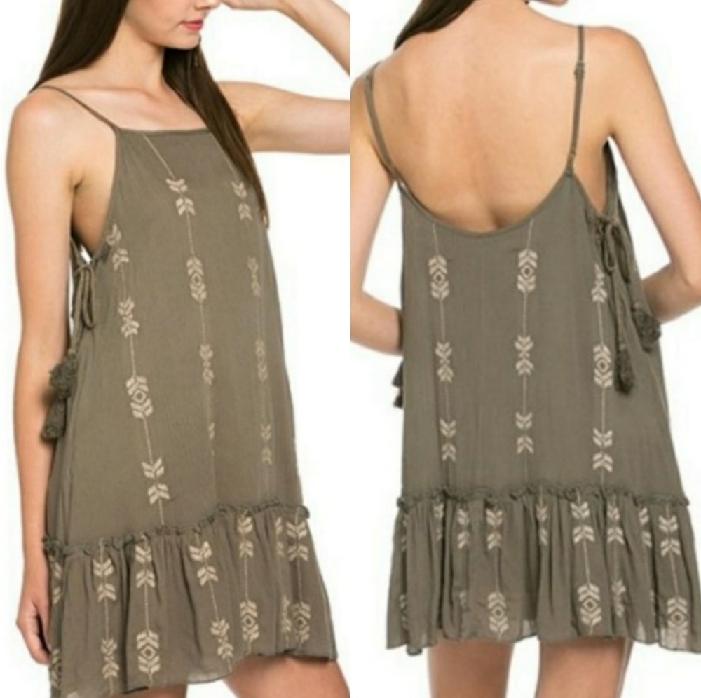 🆕🌿BOUTIQUE EMBROIDERED DRESS🌿